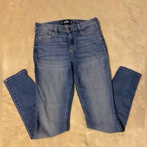 Hollister- High Rise Super Skinny -Jeans